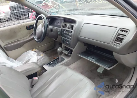 1998 Toyota Avalon Xl z USA, uszkodzony, nr VIN 4T1BF18BXWU247090